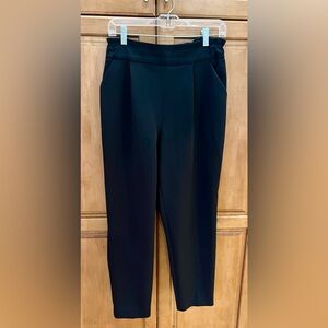 Express Black Pull-On Ankle Dress Pants – Size Medium